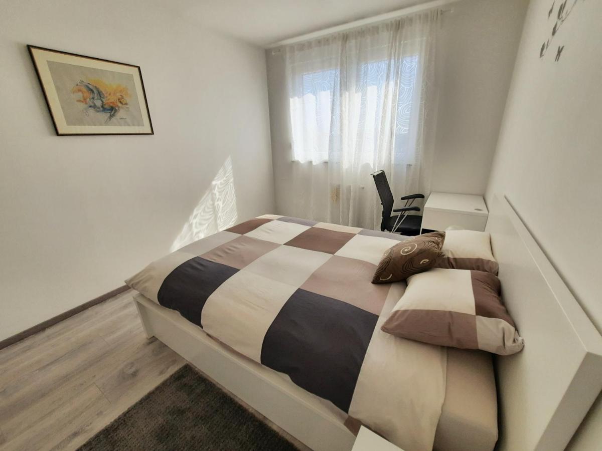 Apartment Mrvica Near The Zagreb Airport Velika Gorica Buitenkant foto