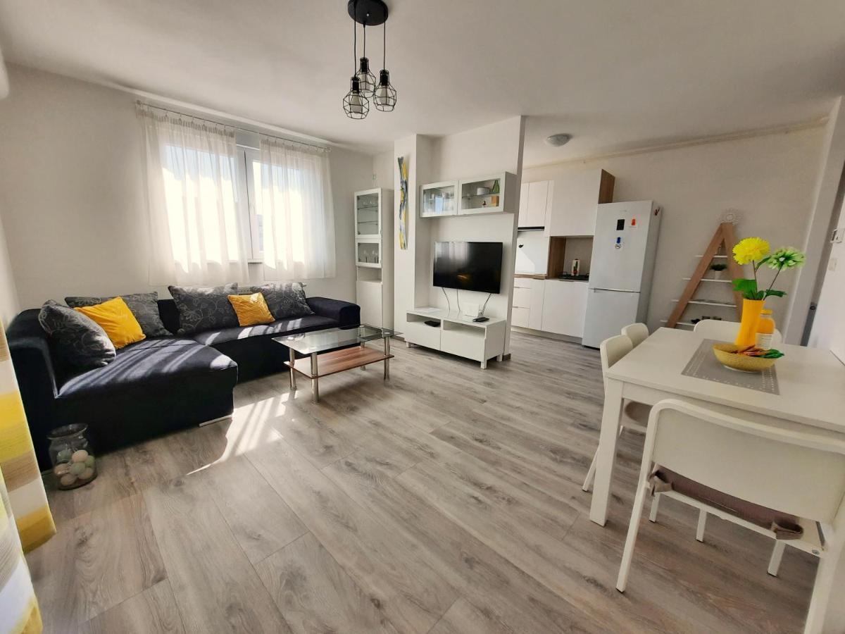 Apartment Mrvica Near The Zagreb Airport Velika Gorica Buitenkant foto